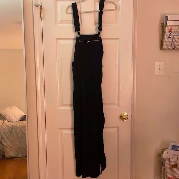 Forever 21 Dresses & Skirts - Black Overall Dress